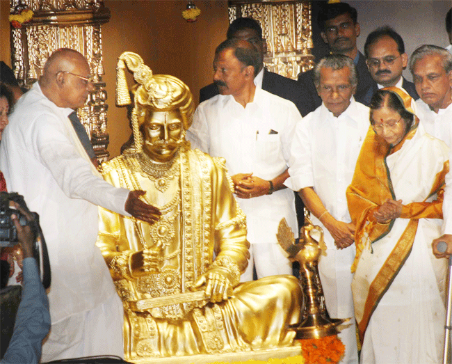 president of india,pratibha singh patil,500th anniversary of coronation of sri krishna devraya,hyderabad,srikrishna devaraya,ravindra bharathi. governor,e s l narasimhan,chief minister,k rosaiah,j geeth reddy,s jaipal reddy